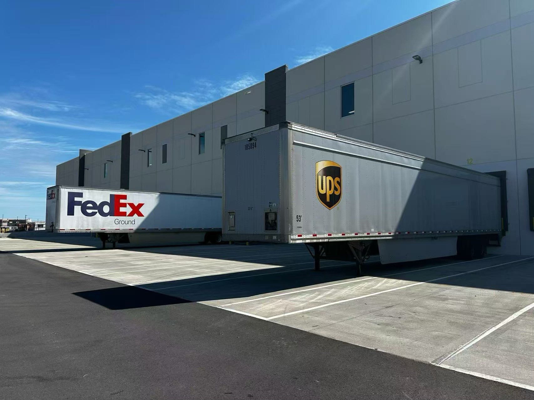 Warehouse pallet and freight preparation for B2B fulfillment shipments